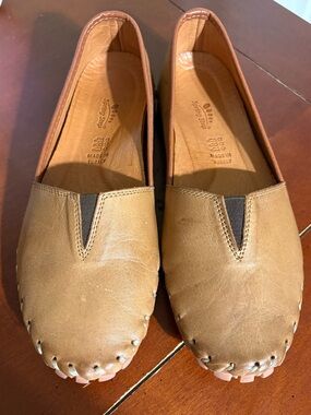 Spring Step Women's Tan Leather Slip-On Loafers